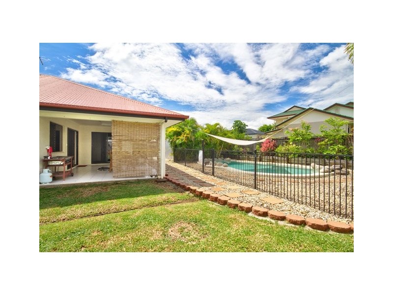 9 Ninette Close, Kanimbla QLD 4870