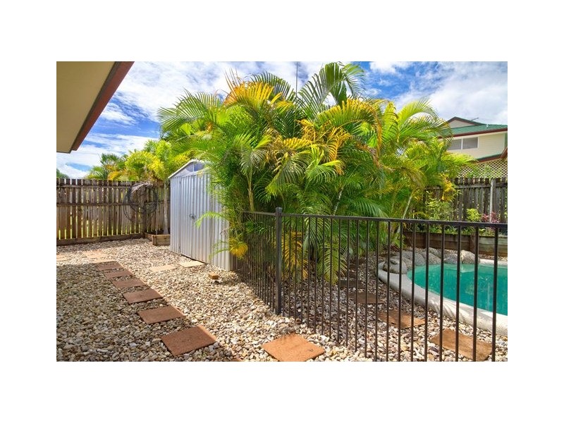 9 Ninette Close, Kanimbla QLD 4870