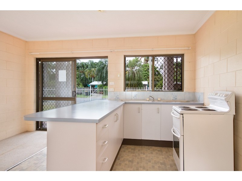 2/13 Armbrust Street, Manoora QLD 4870