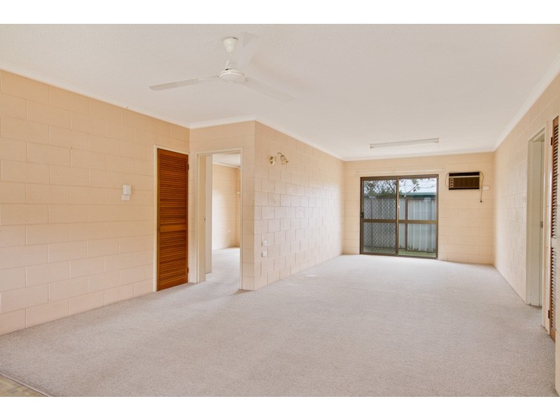2/13 Armbrust Street, Manoora QLD 4870
