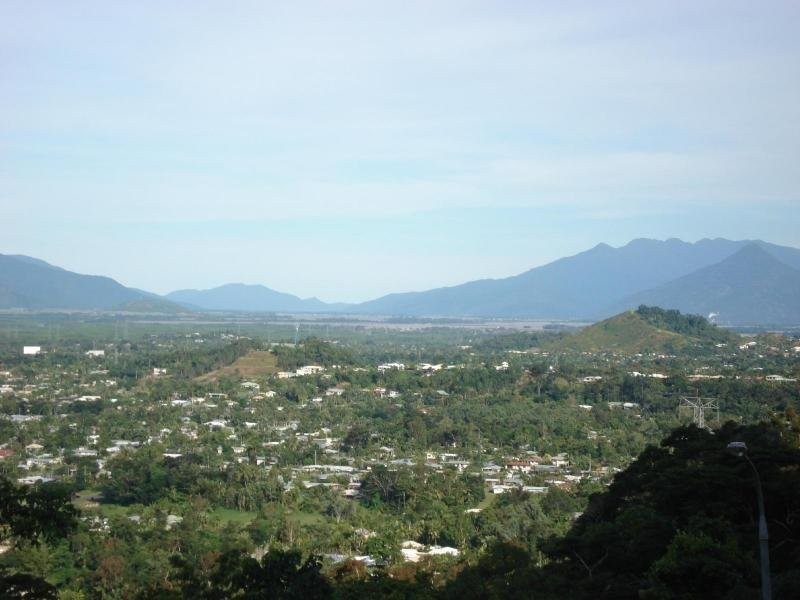 15 Coreega Street, Mooroobool QLD 4870