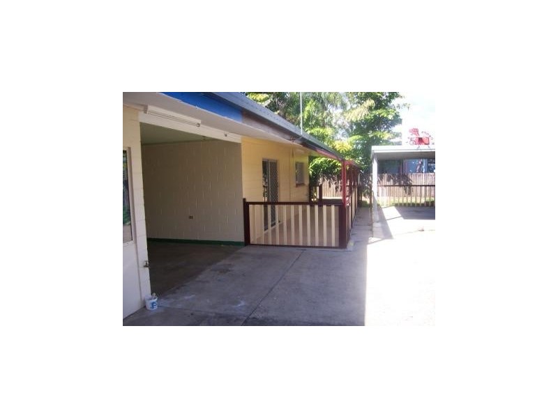 Manunda QLD 4870