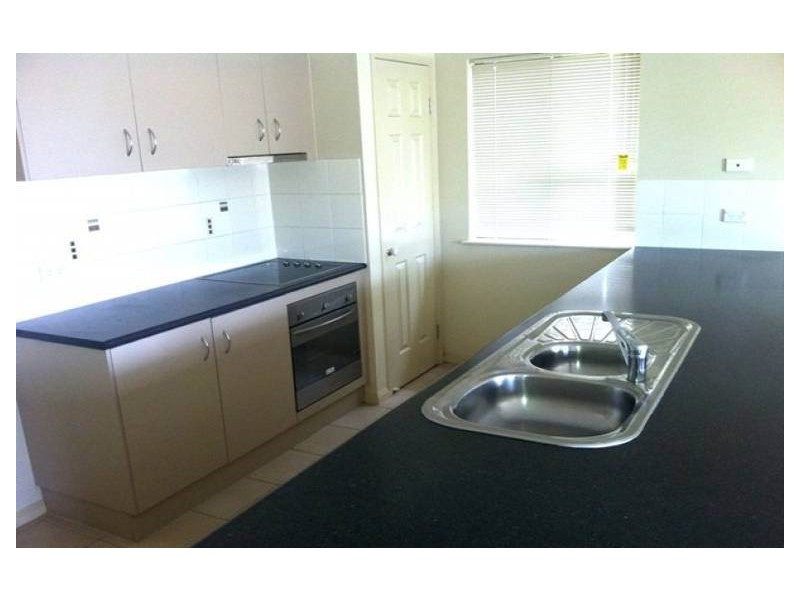 8 Derrick Street, Redlynch QLD 4870