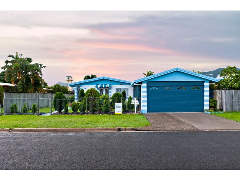 14 Veivers Close, Westcourt QLD 4870