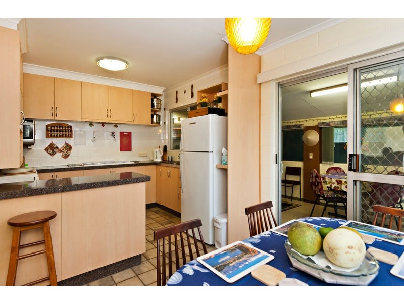 14 Veivers Close, Westcourt QLD 4870