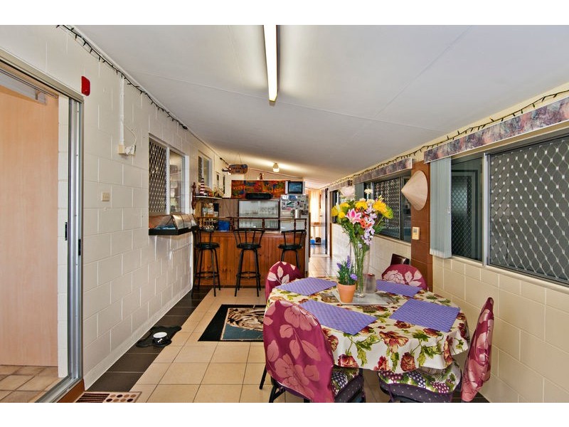 14 Veivers Close, Westcourt QLD 4870