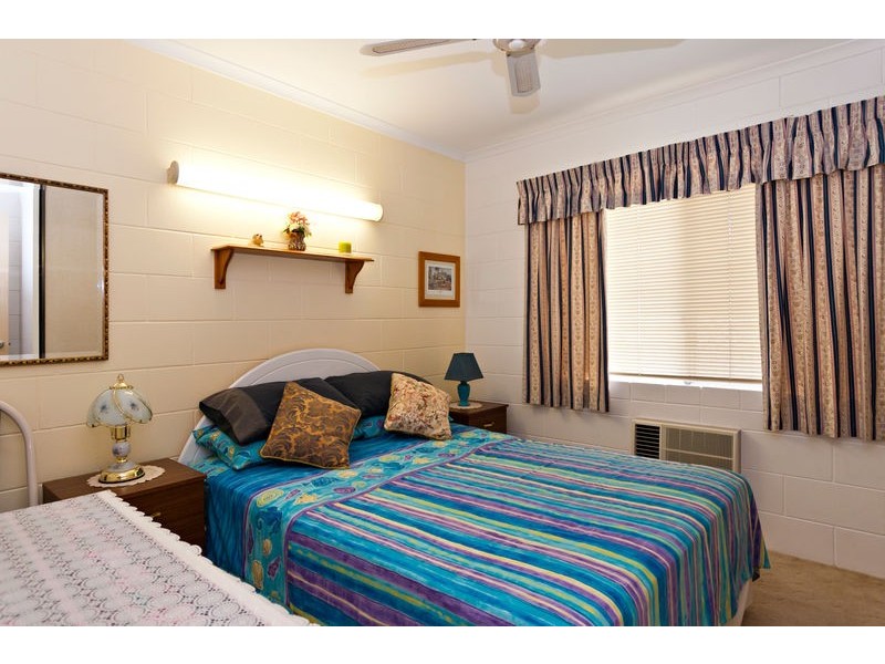 14 Veivers Close, Westcourt QLD 4870