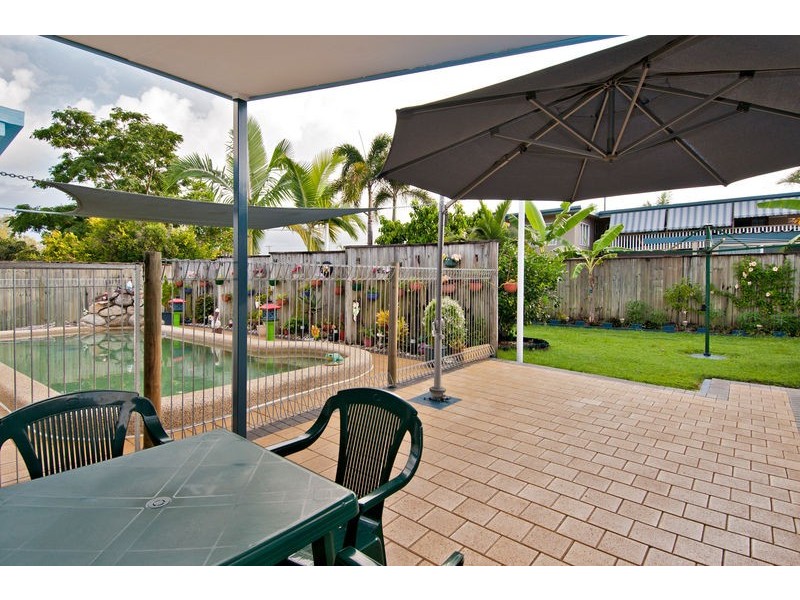14 Veivers Close, Westcourt QLD 4870