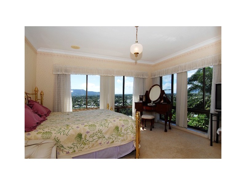 56 Koppen Terrace, Mooroobool QLD 4870