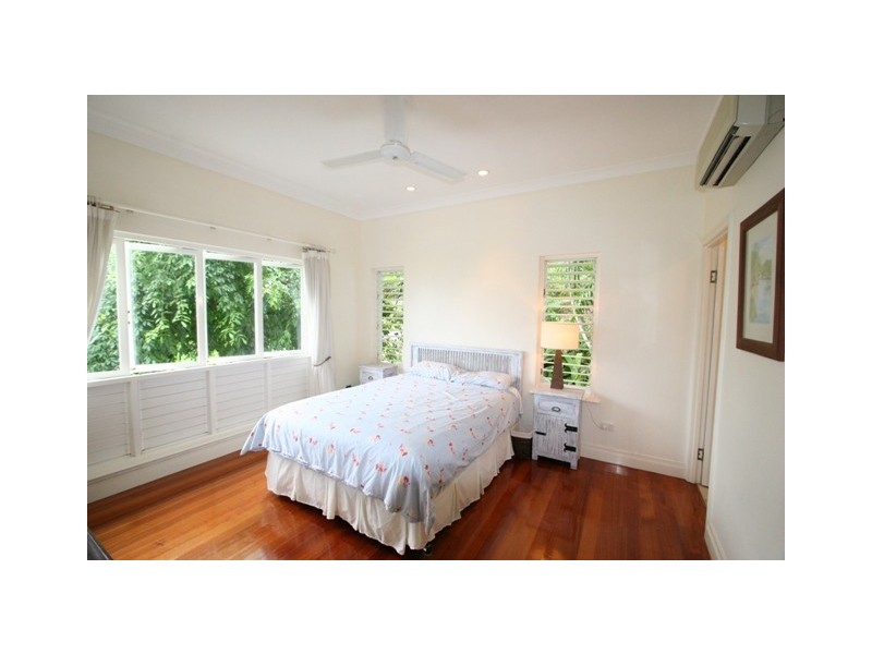 24 Oceanview Place, Mooroobool QLD 4870