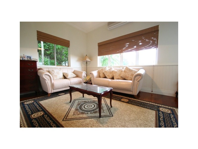 24 Oceanview Place, Mooroobool QLD 4870