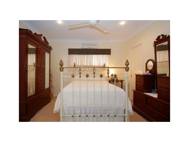 5 Senate Street, Bentley Park QLD 4869