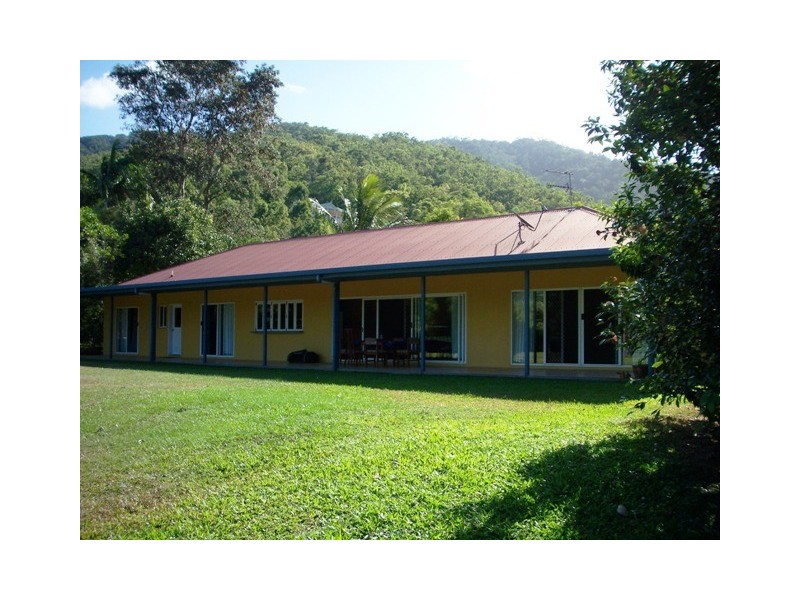 1  South Ellison Street, Clifton Beach QLD 4879