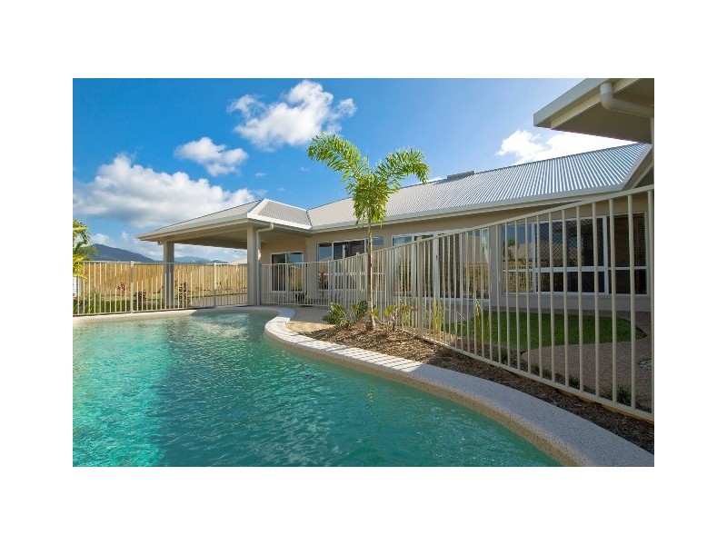 114 Springbrook Avenue, Redlynch QLD 4870