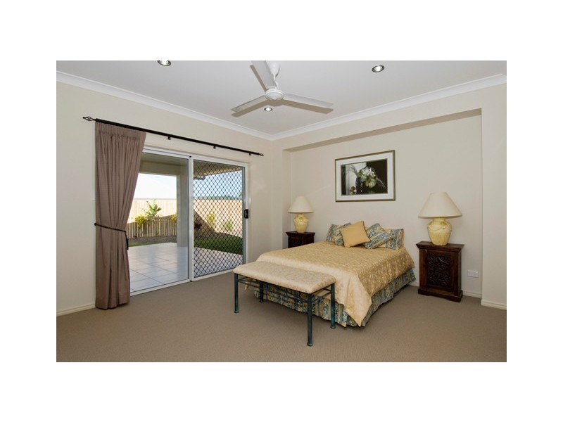 114 Springbrook Avenue, Redlynch QLD 4870