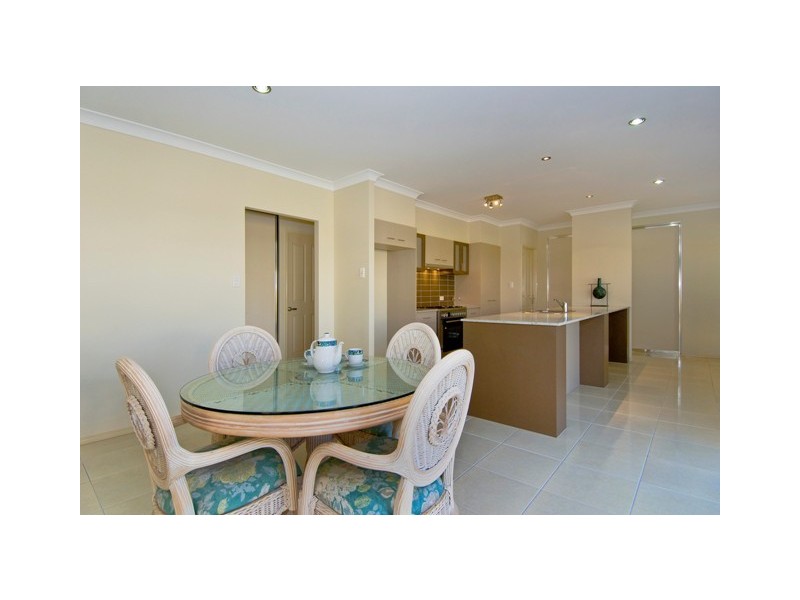 114 Springbrook Avenue, Redlynch QLD 4870