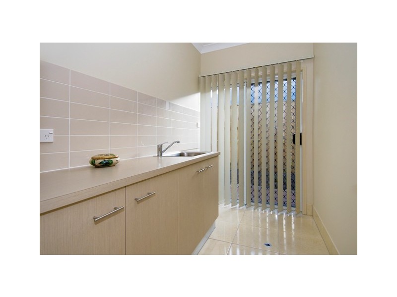 114 Springbrook Avenue, Redlynch QLD 4870