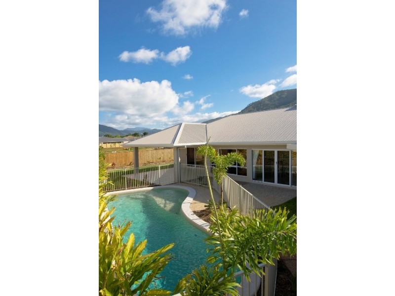 114 Springbrook Avenue, Redlynch QLD 4870