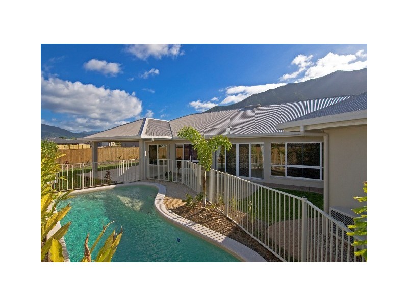 114 Springbrook Avenue, Redlynch QLD 4870