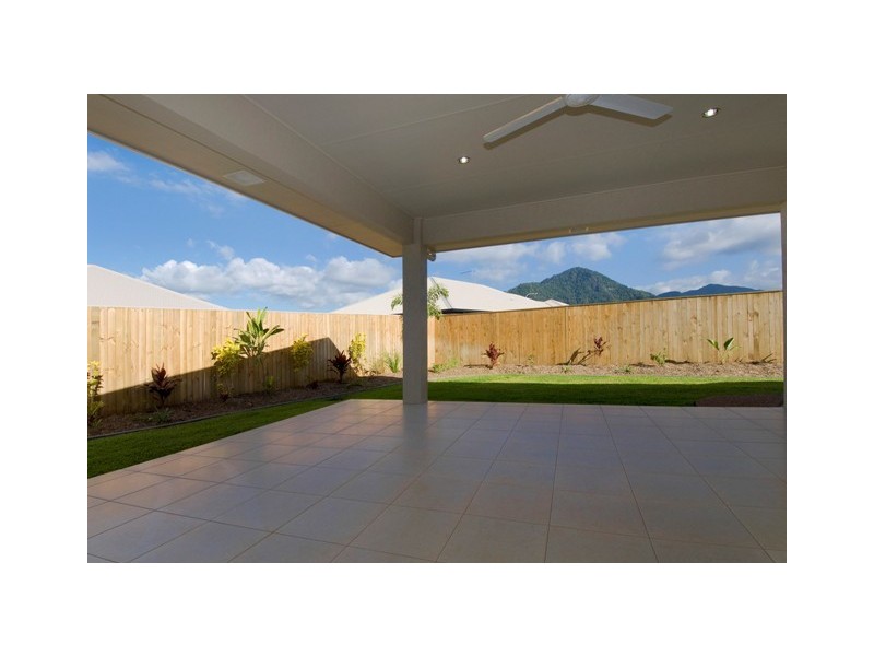 114 Springbrook Avenue, Redlynch QLD 4870