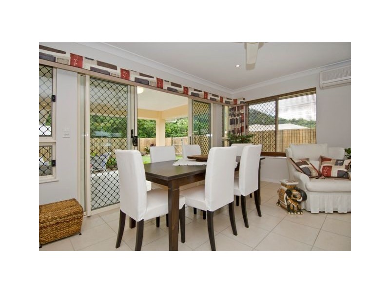 2 Stringer Close, Redlynch QLD 4870