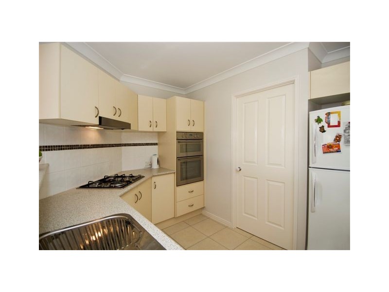 2 Stringer Close, Redlynch QLD 4870