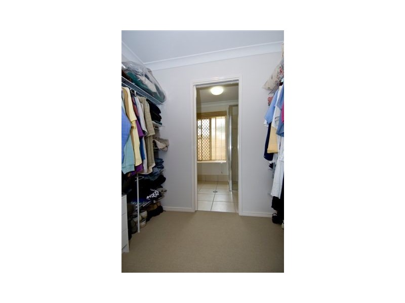 2 Stringer Close, Redlynch QLD 4870