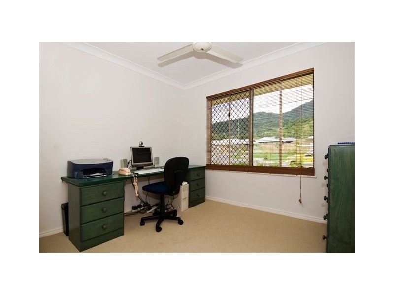 2 Stringer Close, Redlynch QLD 4870