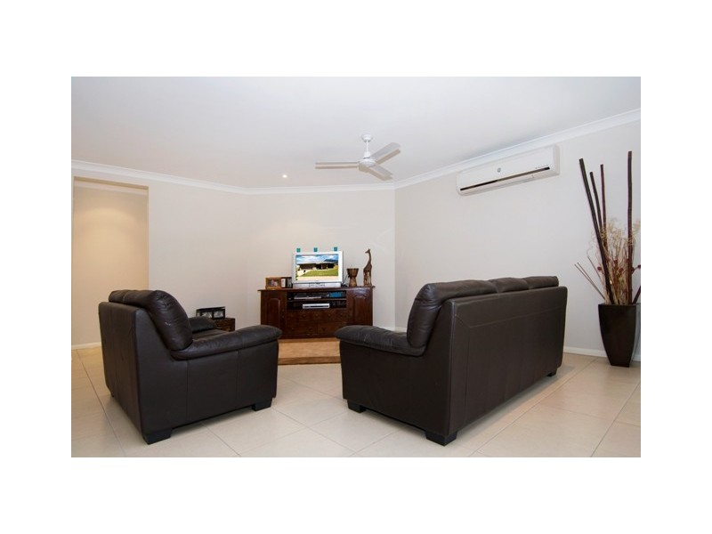 77 Walker Road, Bentley Park QLD 4869