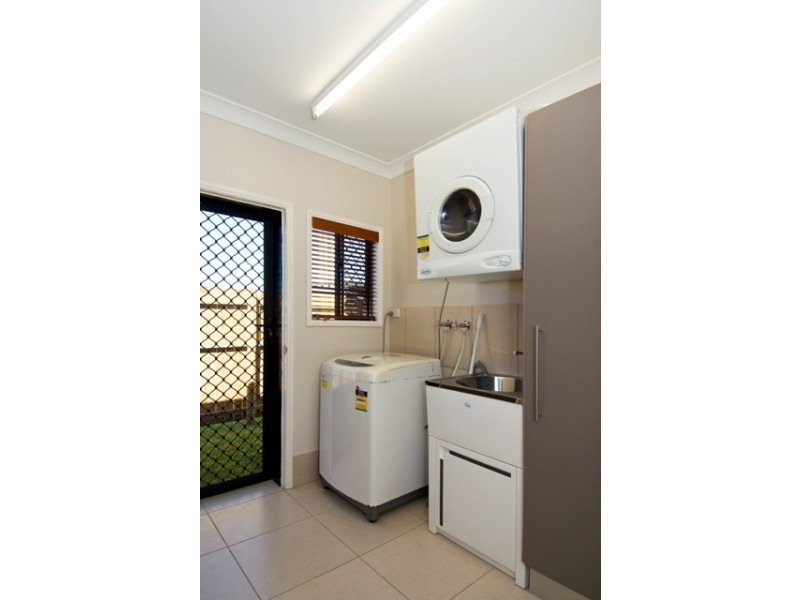 77 Walker Road, Bentley Park QLD 4869
