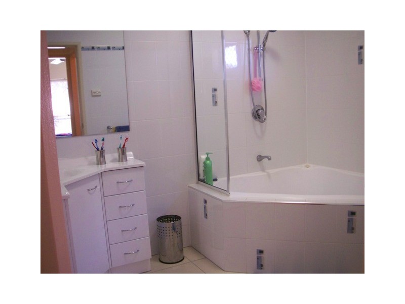 21  Carroo Street, Bayview Heights QLD 4868