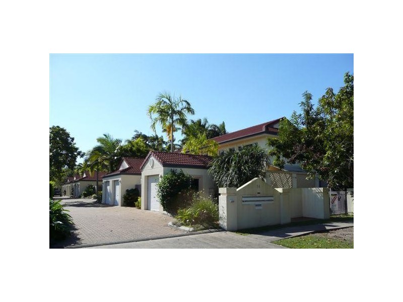 6/64  Charles Street, Manunda QLD 4870