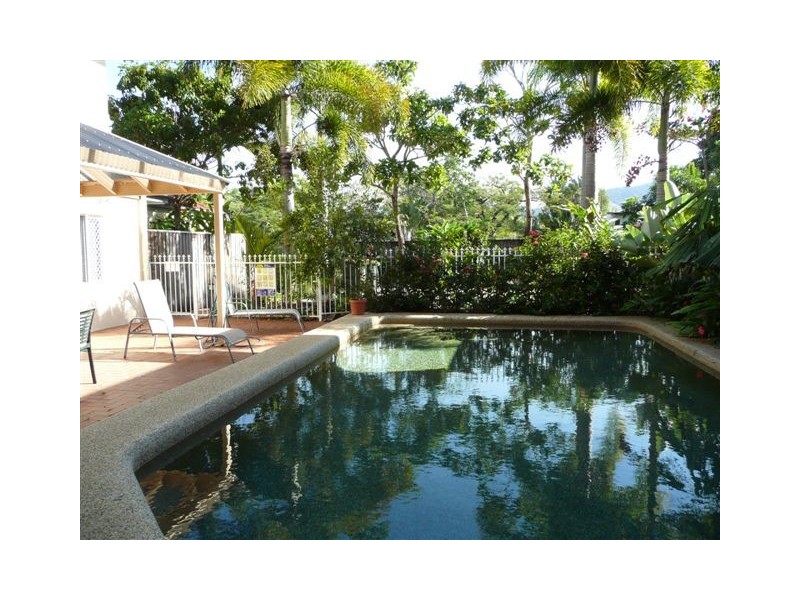 6/64  Charles Street, Manunda QLD 4870