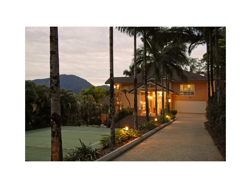 8 Knott Court, Whitfield QLD 4870