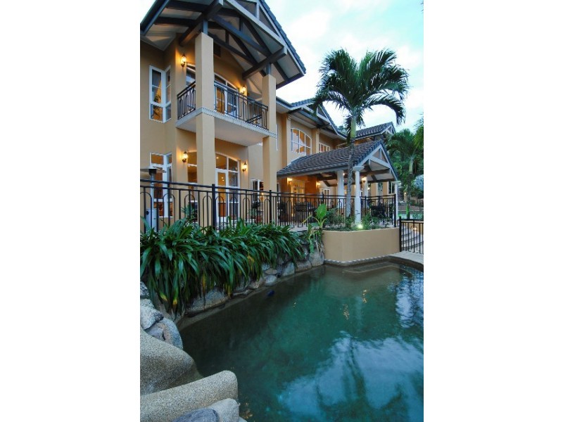 8 Knott Court, Whitfield QLD 4870
