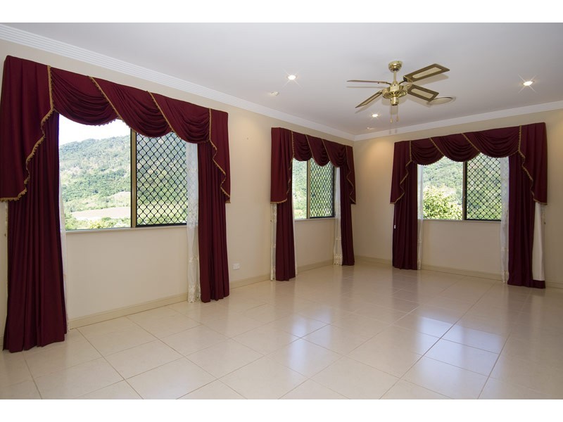 7 East Parkridge Drive, Brinsmead QLD 4870