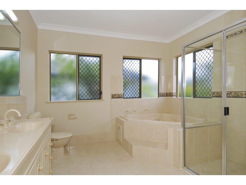7 East Parkridge Drive, Brinsmead QLD 4870