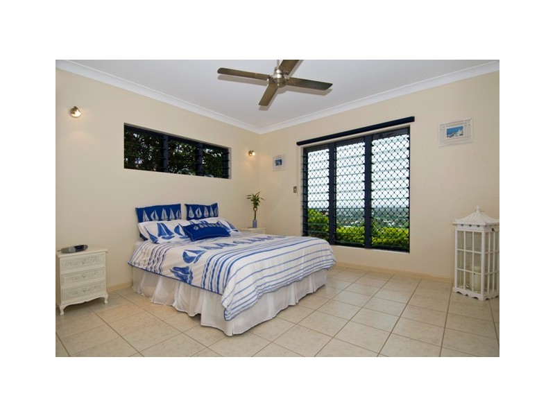 9 Senate Street, Bentley Park QLD 4869