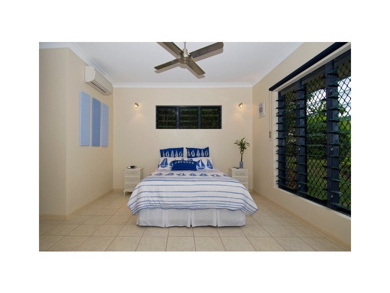 9 Senate Street, Bentley Park QLD 4869