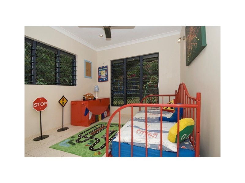 9 Senate Street, Bentley Park QLD 4869