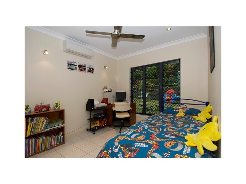 9 Senate Street, Bentley Park QLD 4869