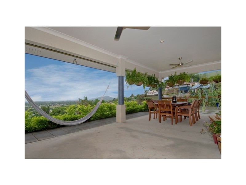 9 Senate Street, Bentley Park QLD 4869