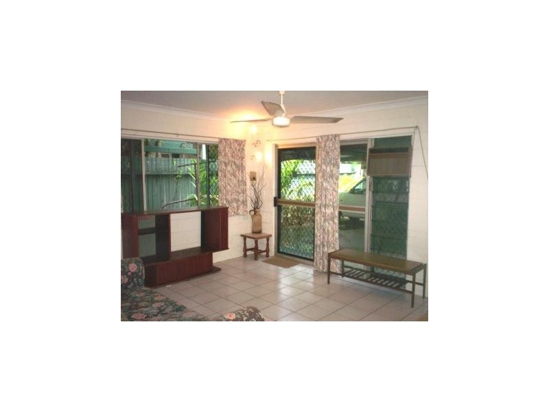 2/282 Lake Street, Cairns North QLD 4870