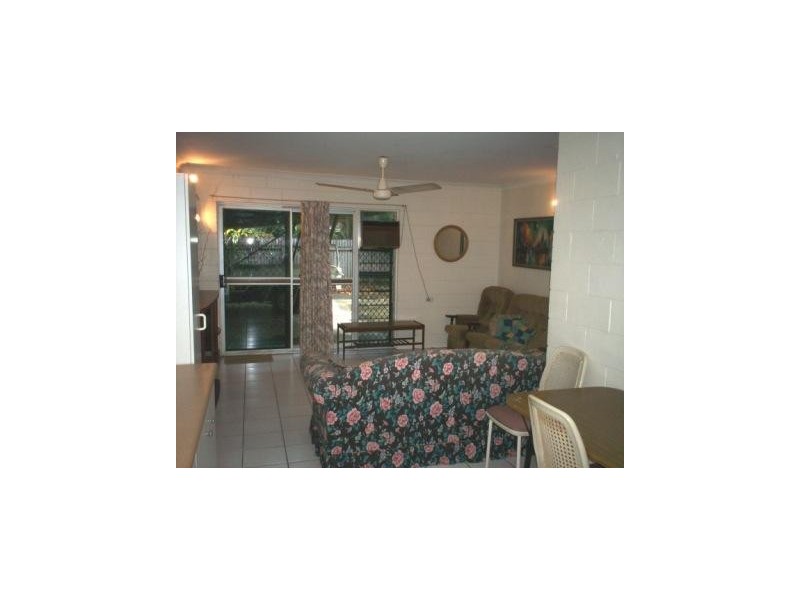 2/282 Lake Street, Cairns North QLD 4870