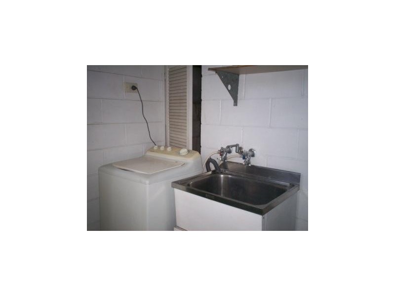 2/282 Lake Street, Cairns North QLD 4870