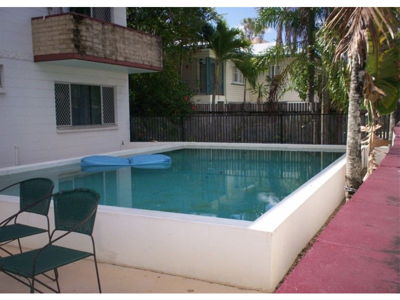 2/282 Lake Street, Cairns North QLD 4870