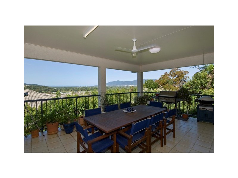 10 Hussar Close, Kanimbla QLD 4870