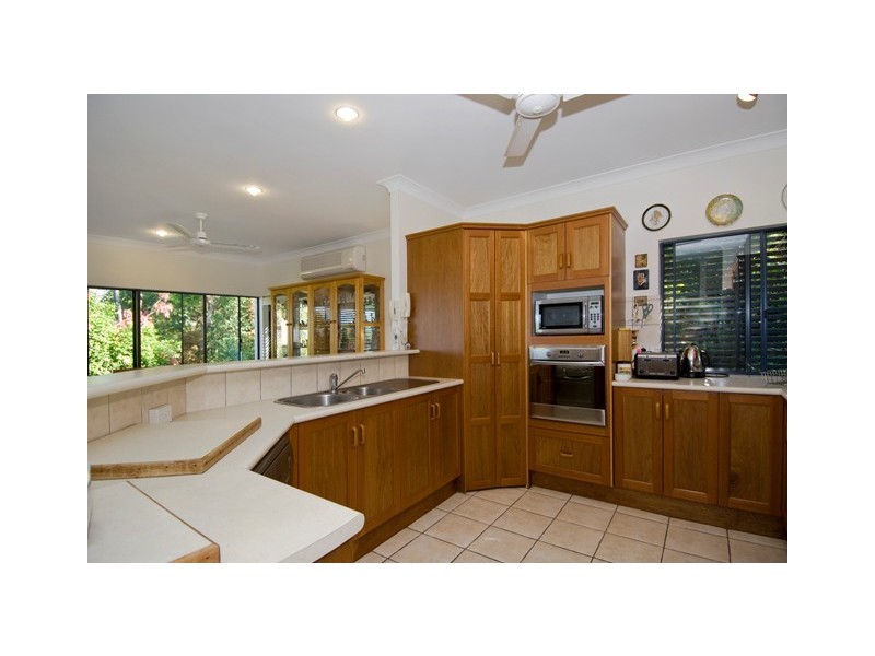 10 Hussar Close, Kanimbla QLD 4870