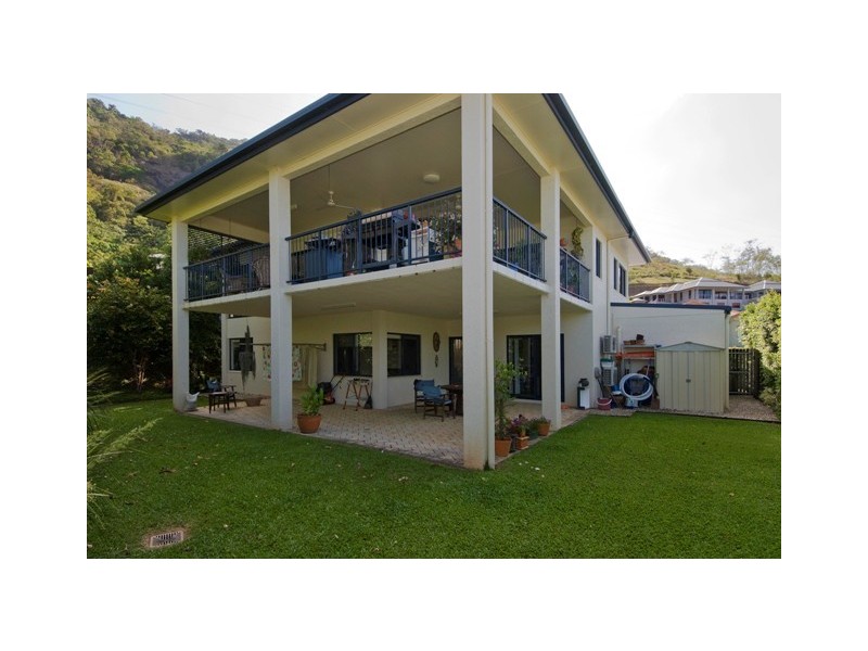 10 Hussar Close, Kanimbla QLD 4870
