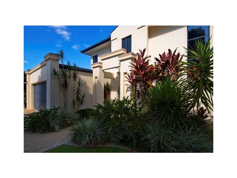 10 Hussar Close, Kanimbla QLD 4870